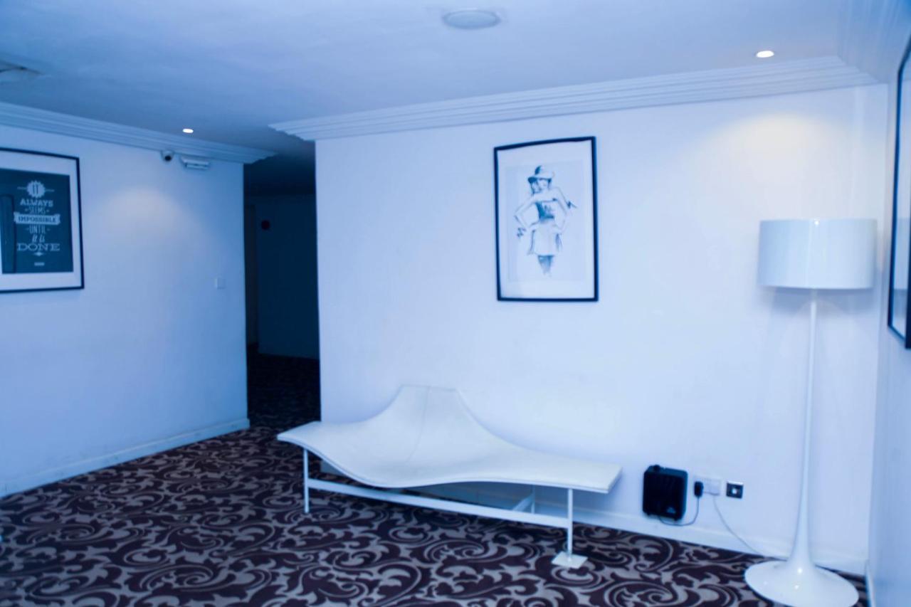 Summerset Continental Hotel Gana Mobushipe Exterior photo