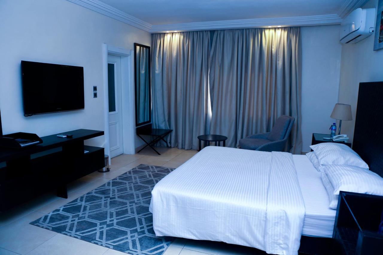 Summerset Continental Hotel Gana Mobushipe Exterior photo